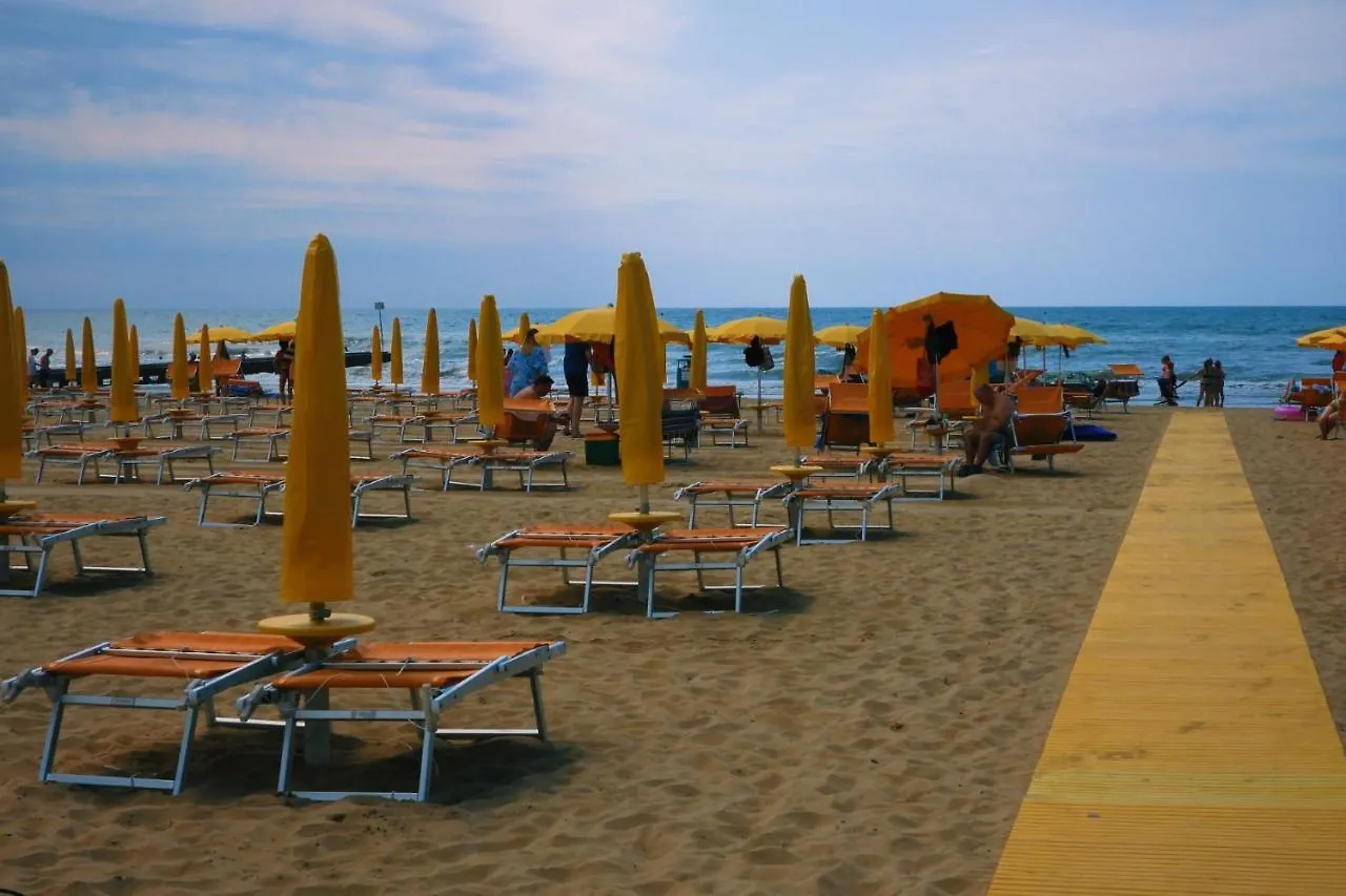 Hotel Garni San Carlo Лидо-ди-Езоло