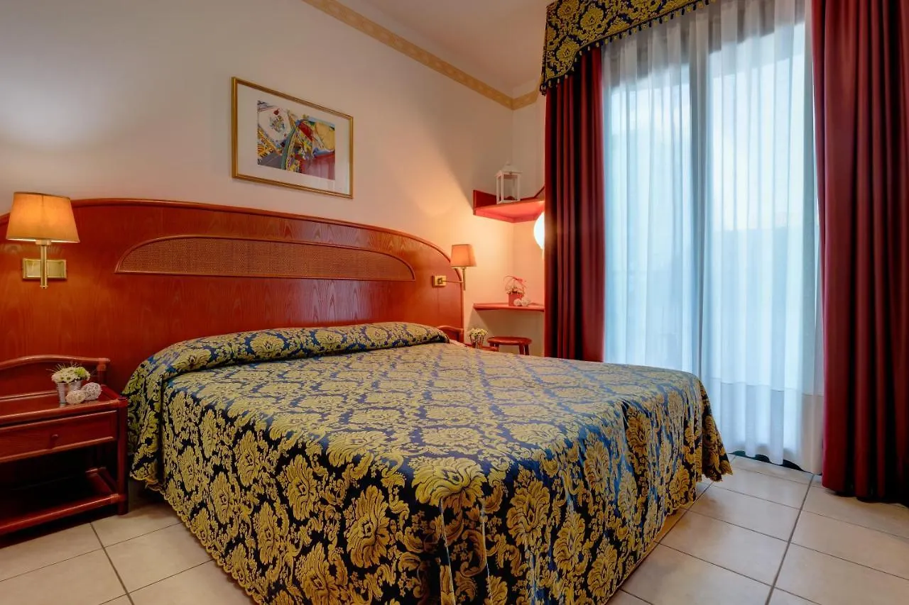 Hotel Garni San Carlo Лидо-ди-Езоло