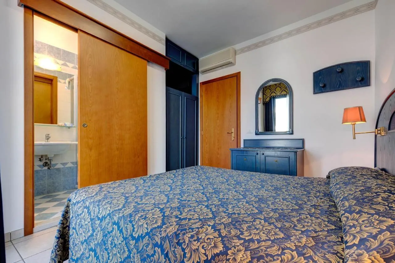 Hotel Garni San Carlo Лидо-ди-Езоло