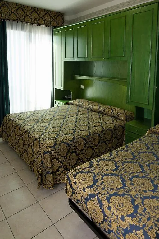 Hotel Garni San Carlo Лидо-ди-Езоло Италия